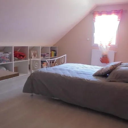 לינה וארוחת בוקר Chez Nadine Valframbert